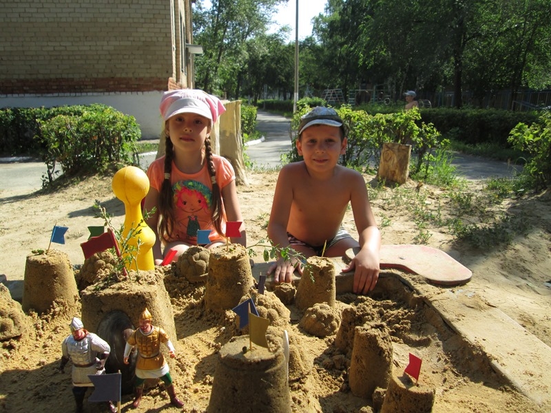Как сделать замок из песка? Творим вместе с детьми!
