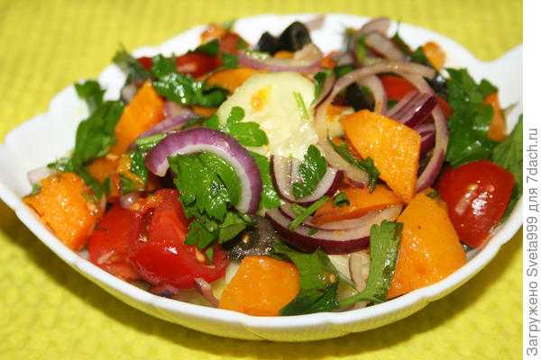 Салат с помидорами и жареной тыквой. Пошаговый рецепт с фото